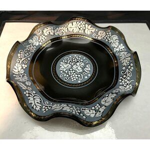 Ruffled Edge Black & White Glass Serving Plate Green Grapes Leaves 7 1/4”